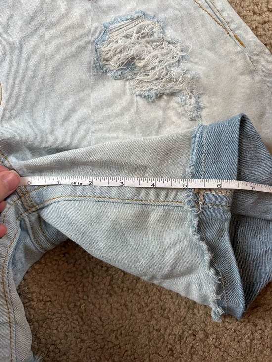 Miss Me Light and Wash Distressed Denim Shorts - Mid rise mid short - Size 29/32 - Picture 9 of 9